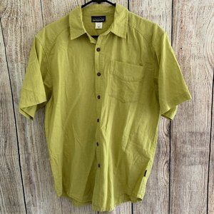 Patagonia Mens Button Front Shirt Short Sleeve Point Collar Pocket Small